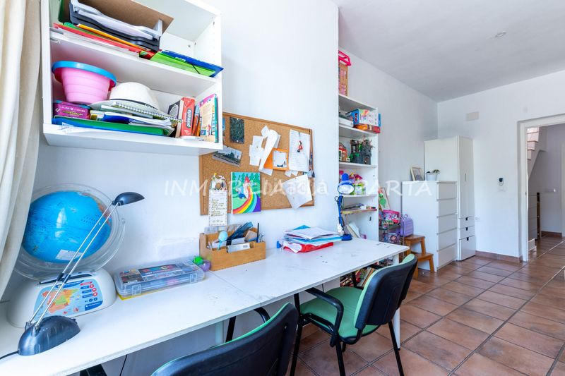 Foto 1c07a31b-453a-45b5-9244-648e2865b75d. Casa adossada a Gelves