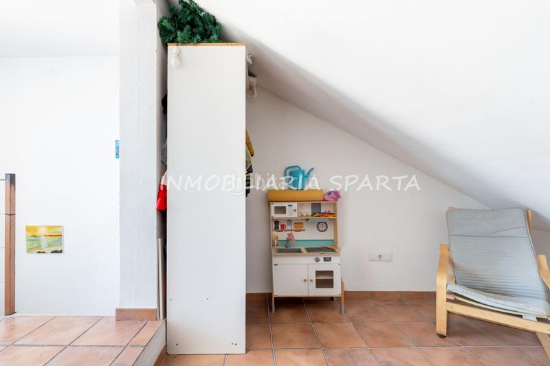 Foto 1fe0f106-e2f7-4cee-8038-52cda0763480. Casa adossada a Gelves