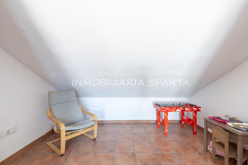 Foto 4f618414-4a6d-4a1c-aa4a-876f968cd0ae. Casa adossada a Gelves