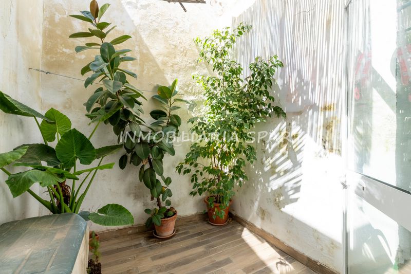 Foto 641d1a2f-c01e-4a09-8a4f-70e79476bbf5. Casa adossada a Gelves
