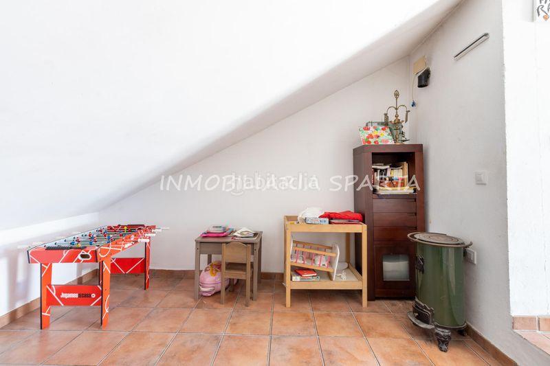 Foto 88a36f4e-03e4-4464-90a9-950a0c1a129a. Casa adossada a Gelves