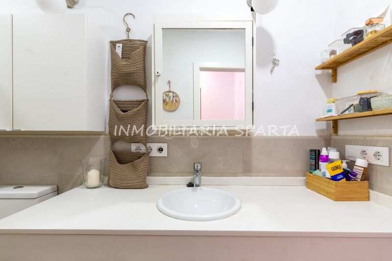 Foto b8fae5a4-f52a-469a-ada5-11e1e08fd091. Casa adossada a Gelves