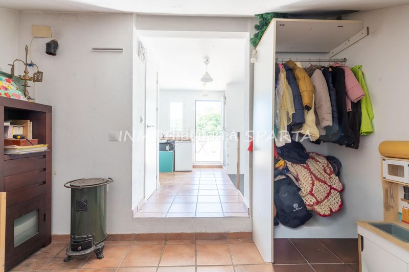 Foto d6b48358-e415-416e-888e-833f97677b5c. Casa adossada a Gelves