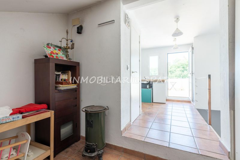 Foto f2d1e8c5-e0b3-4f08-a648-90b718befbcd. Casa adossada a Gelves