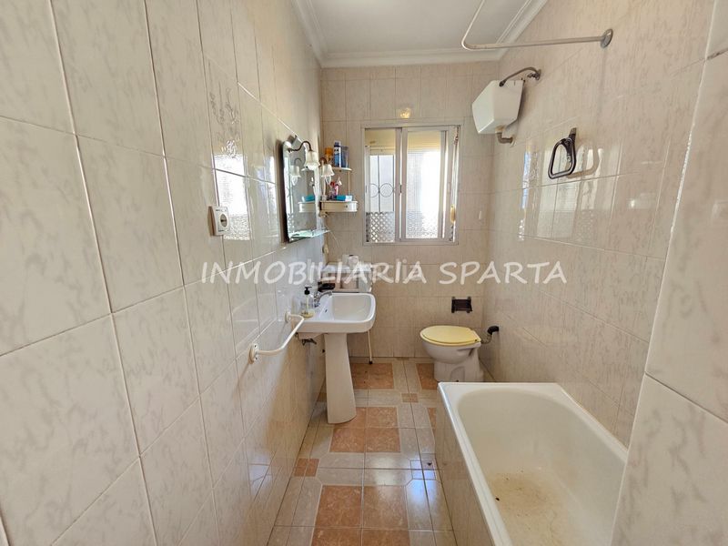 Foto 133376fa-941f-40cc-bde9-96a5ac2016c0. Casa adossada a Santiponce