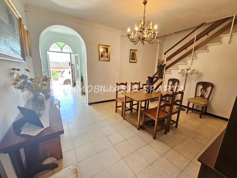 Foto 2053b314-4889-4e36-bcc0-b640bda89951. Casa adossada a Santiponce