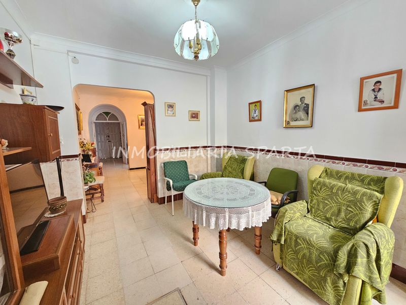Foto 748ee83d-e0fd-4fce-8a6a-64debedb866b. Casa adossada a Santiponce