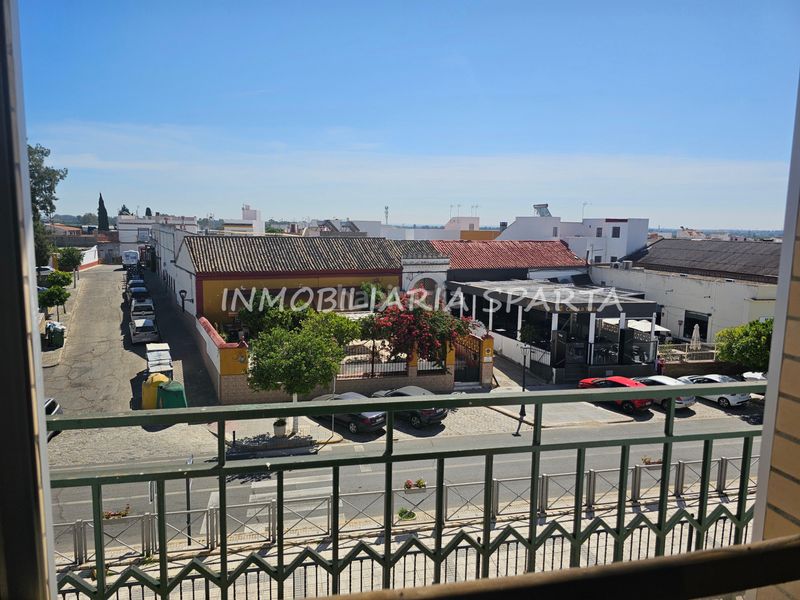 Foto a36a609b-ab81-4a87-8f53-ae5cee2ac5a9. Casa adossada a Santiponce