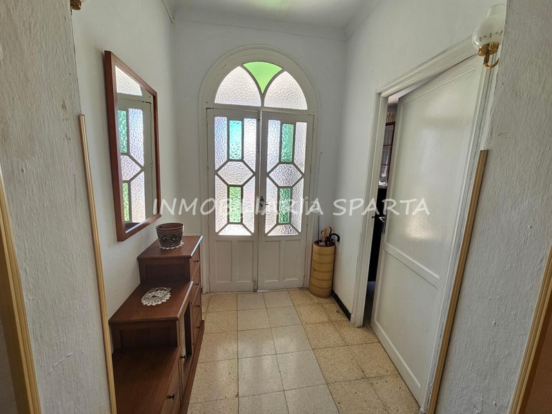 Foto b34429b7-e451-4012-b80c-21a988dd747f. Casa adossada a Santiponce