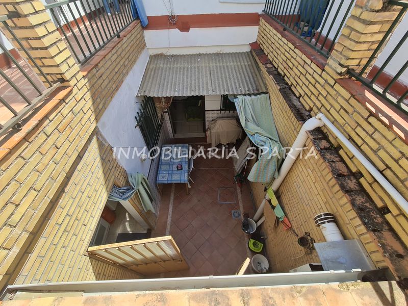 Foto c37846d8-7970-4d7f-92f2-be442f437b1a. Casa adossada a Santiponce