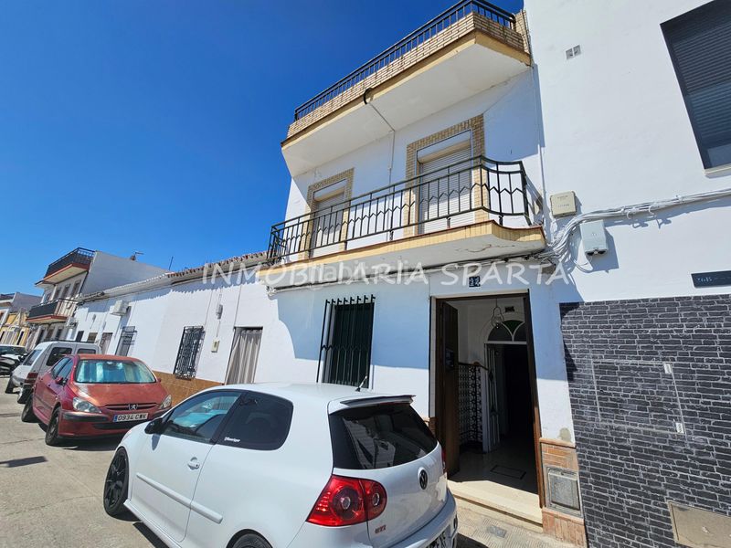 Foto c78062f0-789c-4679-b461-5002b6506dde. Casa adossada a Santiponce