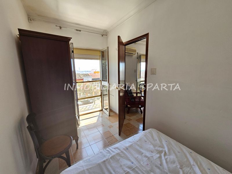 Foto c9c7df35-4347-4ec6-a4db-d24fa7c3d5a4. Casa adossada a Santiponce