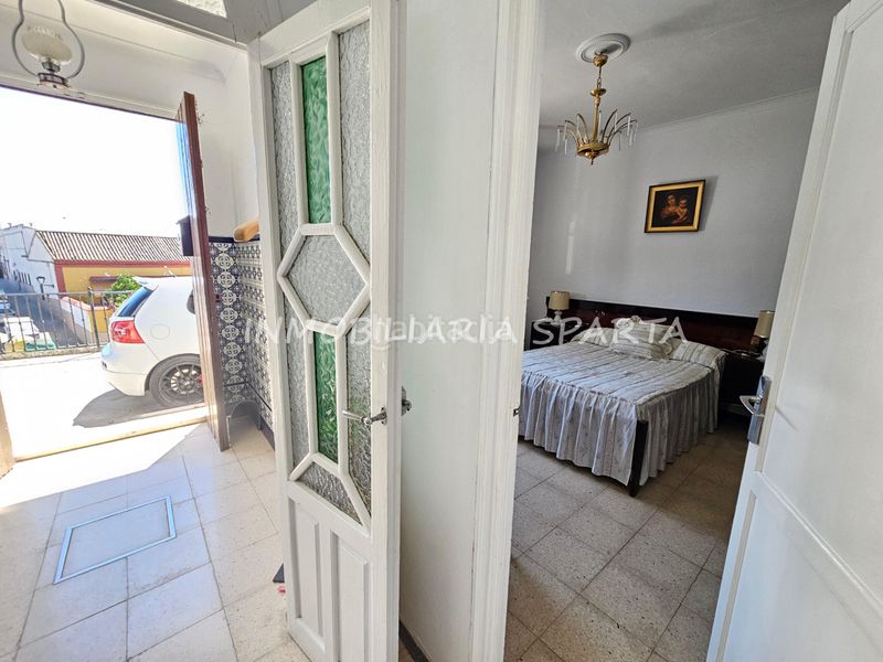 Foto ca7e5641-3567-4fea-ab59-a10ad672a569. Casa adossada a Santiponce