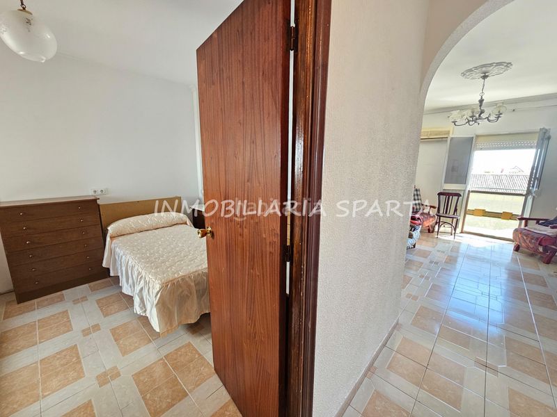 Foto cdce7292-932e-4674-a90e-9ea95d611d17. Casa adossada a Santiponce