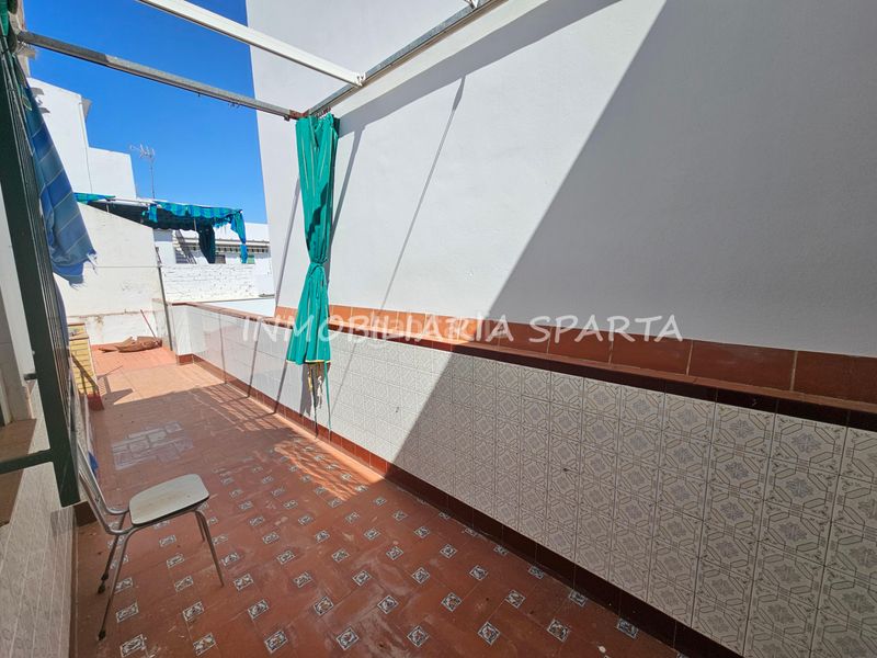 Foto f2ab92e5-9b86-4737-9e19-2097c042d6f6. Casa adossada a Santiponce