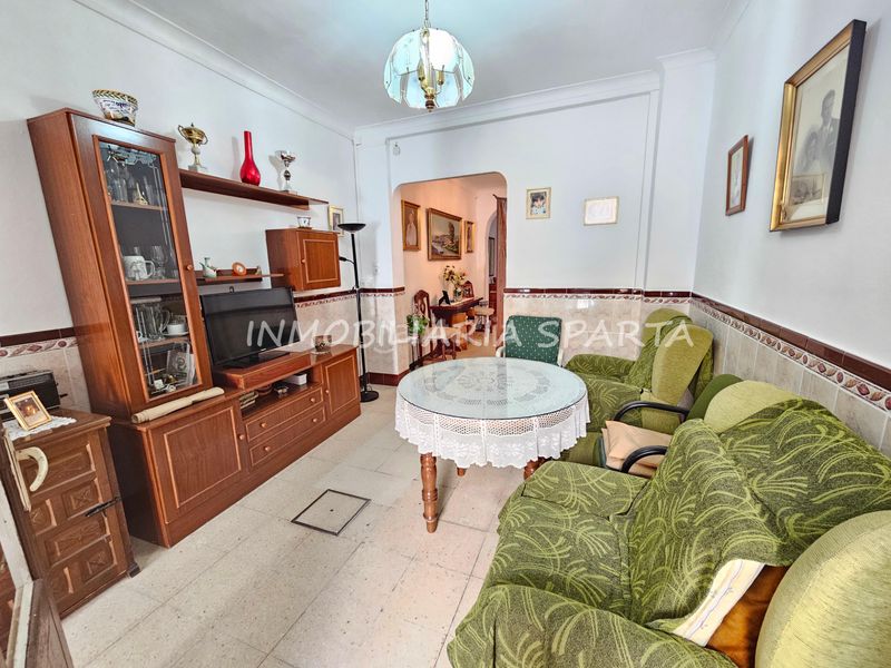 Foto f4a07183-4ecb-4351-ba7b-d51c022e7afa. Casa adossada a Santiponce