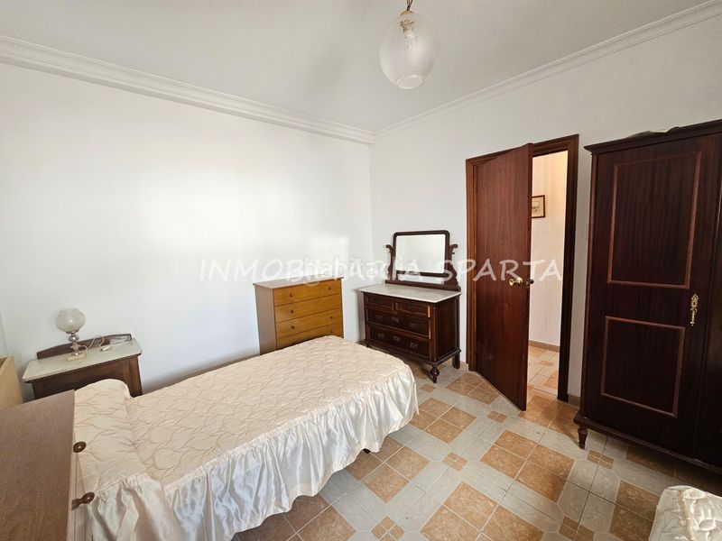 Foto f8235393-e556-407e-9db5-f236da2e697d. Casa adossada a Santiponce