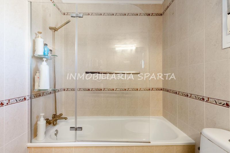 Foto 491a15f8-8650-4103-8d0b-206ec5777f1b. Casa aparellada amb xemeneia a Espartinas pueblo Espartinas