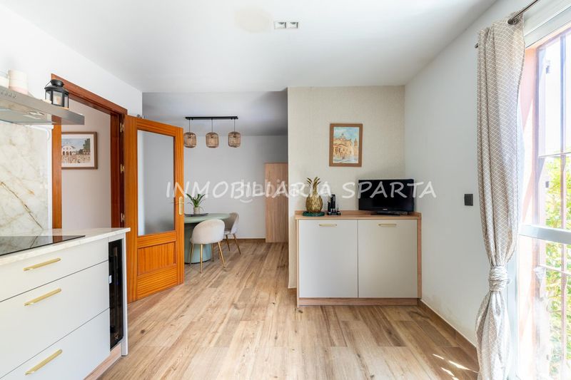 Foto d2ce8a66-bd2d-4fc5-8dca-dedbad3981c9. Casa aparellada amb xemeneia a Espartinas pueblo Espartinas