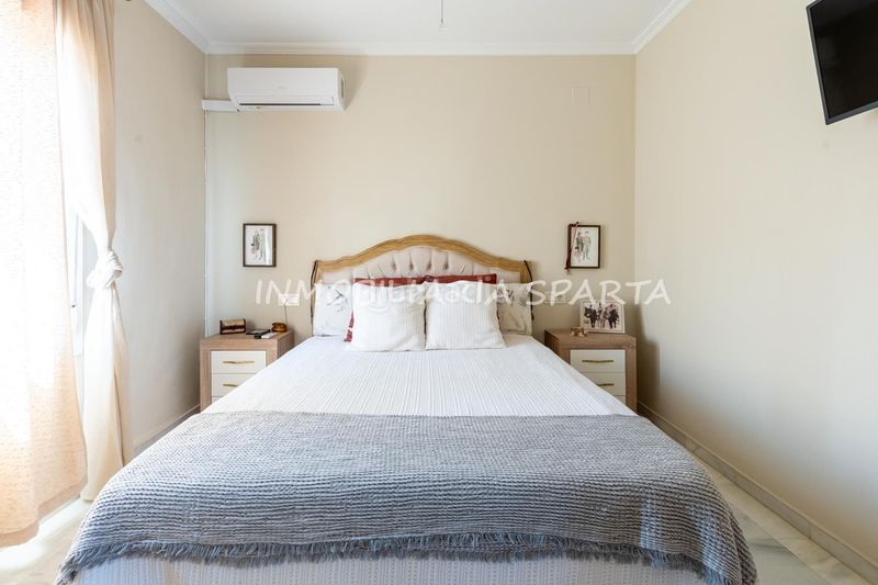 Foto dc1b5ac6-0283-422a-bc67-4b5c8de01d47. Casa aparellada amb xemeneia a Espartinas pueblo Espartinas