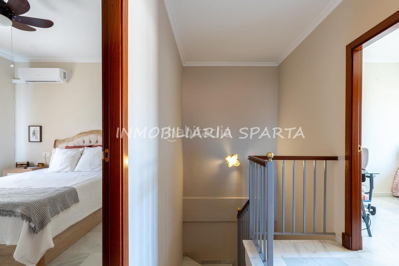 Foto e5de8bd0-2060-4a9b-abd6-ceb0e7623bfa. Casa aparellada amb xemeneia a Espartinas pueblo Espartinas