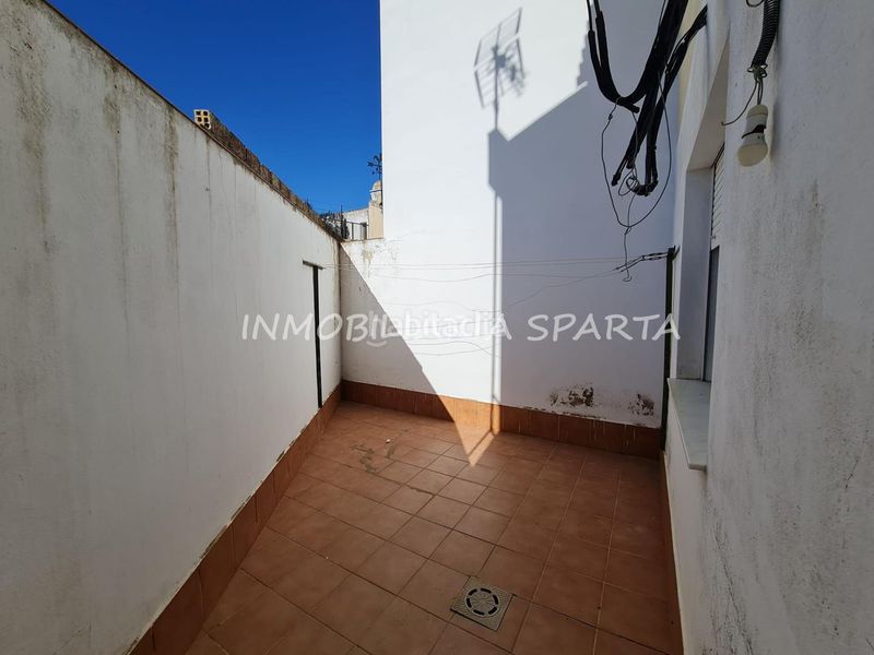 Foto 508a6b26-b64a-49da-bdda-f6b105d87179. Casa adossada a Hinojos