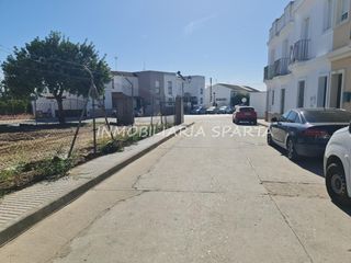 Reihenhaus in Hinojos. Bifamiliar planta baja