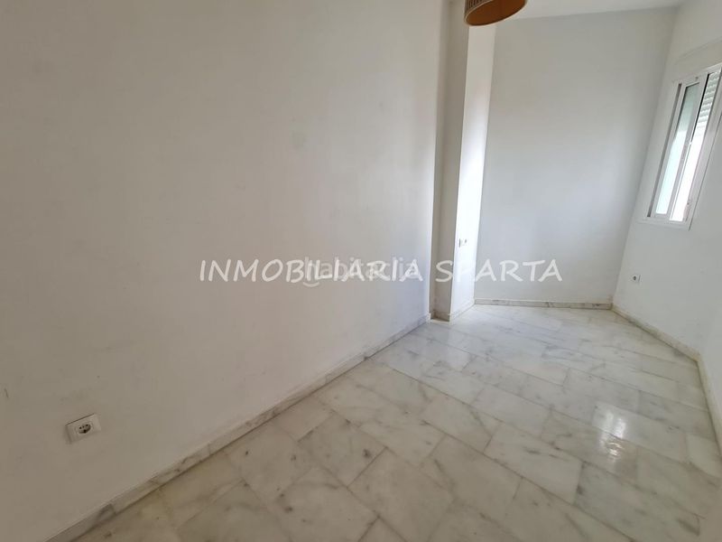 Foto a3bf5767-337d-4dea-bcef-1f4b38d4ce3a. Casa adossada a Hinojos
