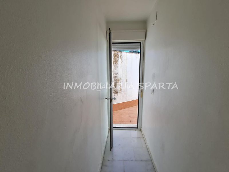 Foto a82237ec-d3e0-41a1-9181-3e90a938e3f4. Casa adossada a Hinojos