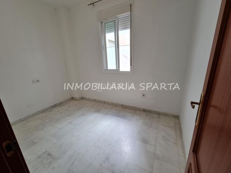Foto cc32d9fe-2c2a-422e-9761-e2b2bf0f011f. Casa adossada a Hinojos