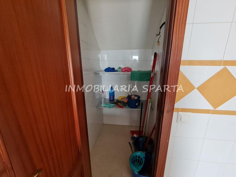 Foto e38f9f7b-8251-4504-a573-ed5e473befa1. Casa adossada a Hinojos