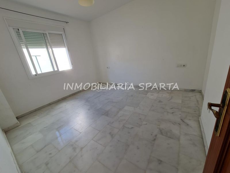 Foto e8310c26-ce3a-4c37-a6e6-ff8ffdd6f416. Casa adossada a Hinojos