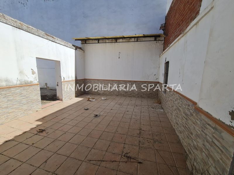 Foto 0f716a8b-eff1-40a8-b192-aded55e40a27. Casa adosada en calle concejal jiménez becerril 14 ¡fantástica céntrica casa de pueblo! en Sanlúcar la Mayor