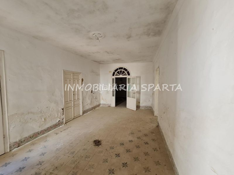 Foto 1d7f463c-dc37-421e-88c8-53987cf067ac. Casa adosada en calle concejal jiménez becerril 14 ¡fantástica céntrica casa de pueblo! en Sanlúcar la Mayor