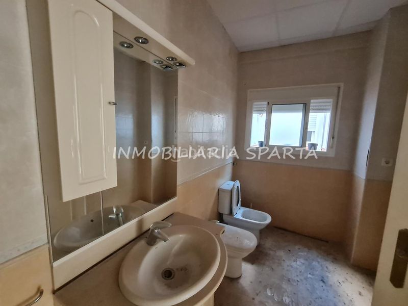 Foto 35a9ec2c-268d-4ea3-86d7-1e9b1b721e3b. Casa adosada en calle concejal jiménez becerril 14 ¡fantástica céntrica casa de pueblo! en Sanlúcar la Mayor