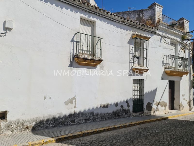 Foto 436f6e5a-031e-4509-bfd8-093eb88b2020. Casa adosada en calle concejal jiménez becerril 14 ¡fantástica céntrica casa de pueblo! en Sanlúcar la Mayor