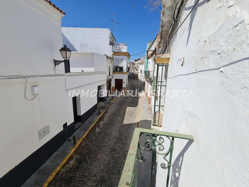 Foto 997fd508-17c7-469c-bb1d-a6ff9310d4c2. Casa adosada en calle concejal jiménez becerril 14 ¡fantástica céntrica casa de pueblo! en Sanlúcar la Mayor