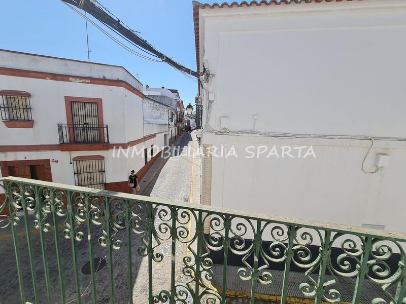 Foto 9f7cdf0d-404a-43b1-b2e6-cd290f4bfb83. Casa adosada en calle concejal jiménez becerril 14 ¡fantástica céntrica casa de pueblo! en Sanlúcar la Mayor