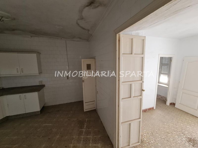 Foto a879cd8a-fb8c-4357-9902-1d1ca54f0ee2. Casa adosada en calle concejal jiménez becerril 14 ¡fantástica céntrica casa de pueblo! en Sanlúcar la Mayor
