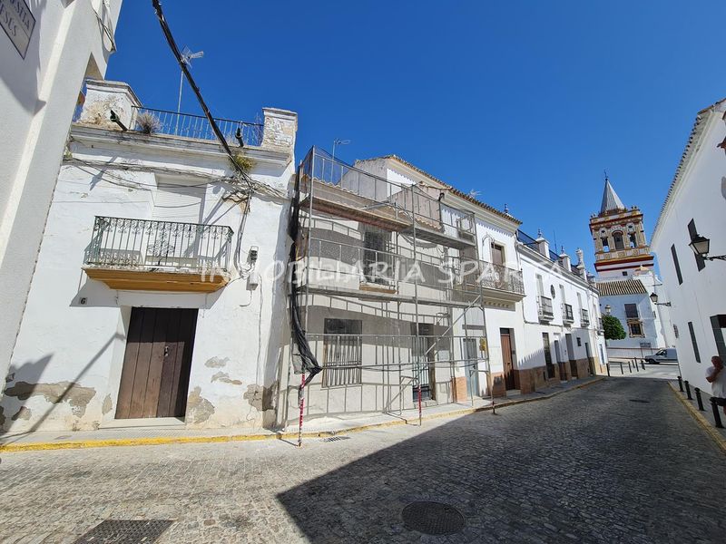 Foto bc99fadb-ce05-470b-a4d1-adea3421f38e. Casa adosada en calle concejal jiménez becerril 14 ¡fantástica céntrica casa de pueblo! en Sanlúcar la Mayor
