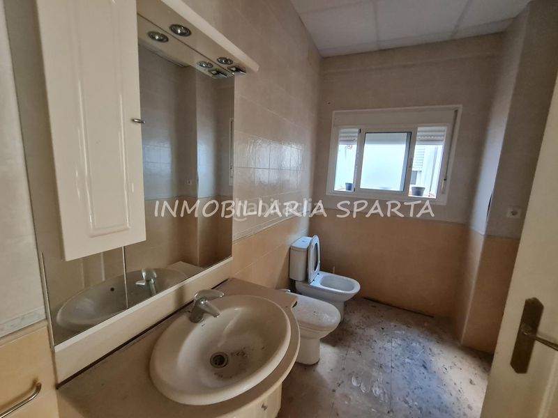 Foto bd3ec3d1-a9c7-442b-8d2e-71b752150f03. Casa adosada en calle concejal jiménez becerril 14 ¡fantástica céntrica casa de pueblo! en Sanlúcar la Mayor