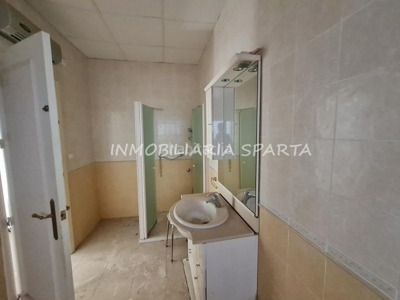 Foto be33d22c-ec5e-468f-86d2-852b5a38a41a. Casa adosada en calle concejal jiménez becerril 14 ¡fantástica céntrica casa de pueblo! en Sanlúcar la Mayor