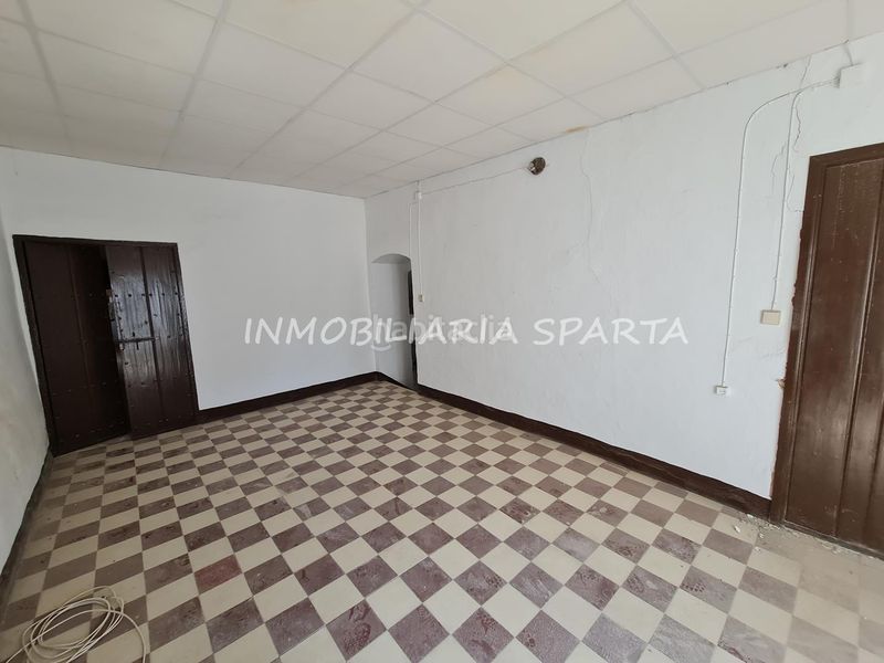 Foto d0b4763c-19c4-4fa7-aa60-f480e6a5dd53. Casa adosada en calle concejal jiménez becerril 14 ¡fantástica céntrica casa de pueblo! en Sanlúcar la Mayor