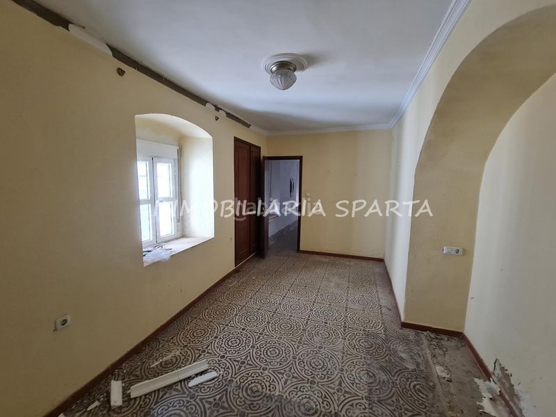 Foto d29df9b2-c370-441f-aef0-0d504ce83d64. Casa adosada en calle concejal jiménez becerril 14 ¡fantástica céntrica casa de pueblo! en Sanlúcar la Mayor