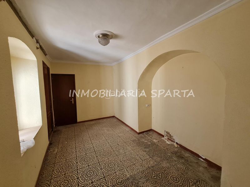 Foto d4266870-0617-4926-983e-ec85c3cd0b38. Casa adosada en calle concejal jiménez becerril 14 ¡fantástica céntrica casa de pueblo! en Sanlúcar la Mayor