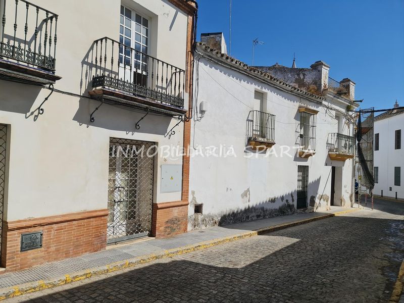 Foto db515aae-ac6b-4107-9945-6a8a14a2c2f7. Casa adosada en calle concejal jiménez becerril 14 ¡fantástica céntrica casa de pueblo! en Sanlúcar la Mayor