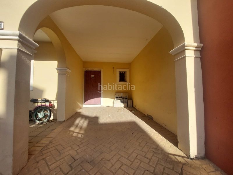 Foto b71115bc-302f-4460-aa1d-5229b09e8640. Semi detached house in calle camilo josé cela 51 in Castilleja de Guzmán