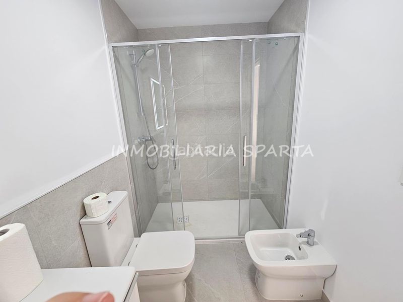 Foto eb9b0094-eaee-4d46-8b4e-294c24693e7c. Lloguer pis amb calefacció piscina a Aljamar Tomares