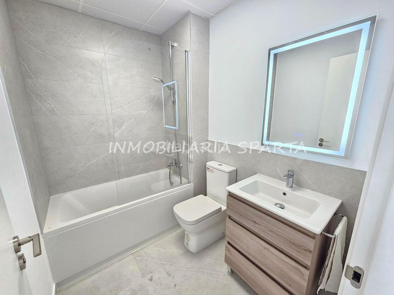Foto 1f4982b9-ad5b-45a7-aef4-06f8304ff86a. Rent flat with heating pool in Aljamar Tomares