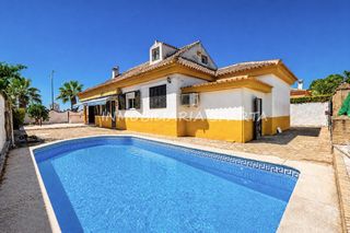 Chalet  Calle zurbarán 11. Fantástico chalet de una sola planta  4 dormitorios antes 5 .buh